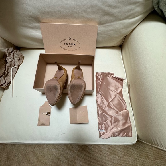 Prada platform heels in tan patent leather - Picture 4 of 6
